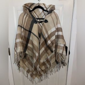 💚3/$30 Women’s Fall/Winter Plaid Poncho